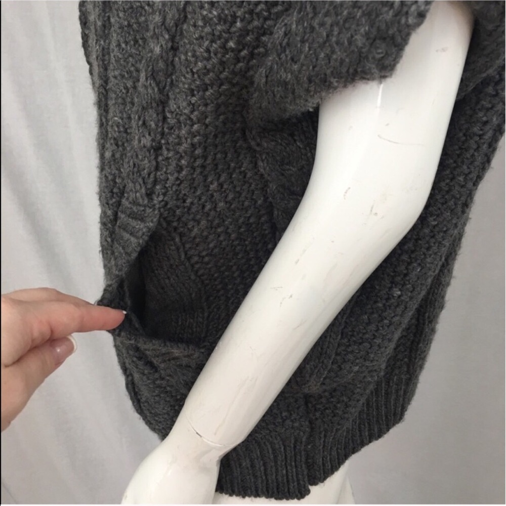 SOLD Small XXI Forever 21 Wool Blend Vest Cardigan - Picture 4 of 8